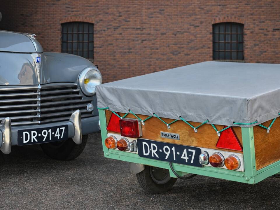 Image 8/28 de Peugeot 203 Familiale (1953)