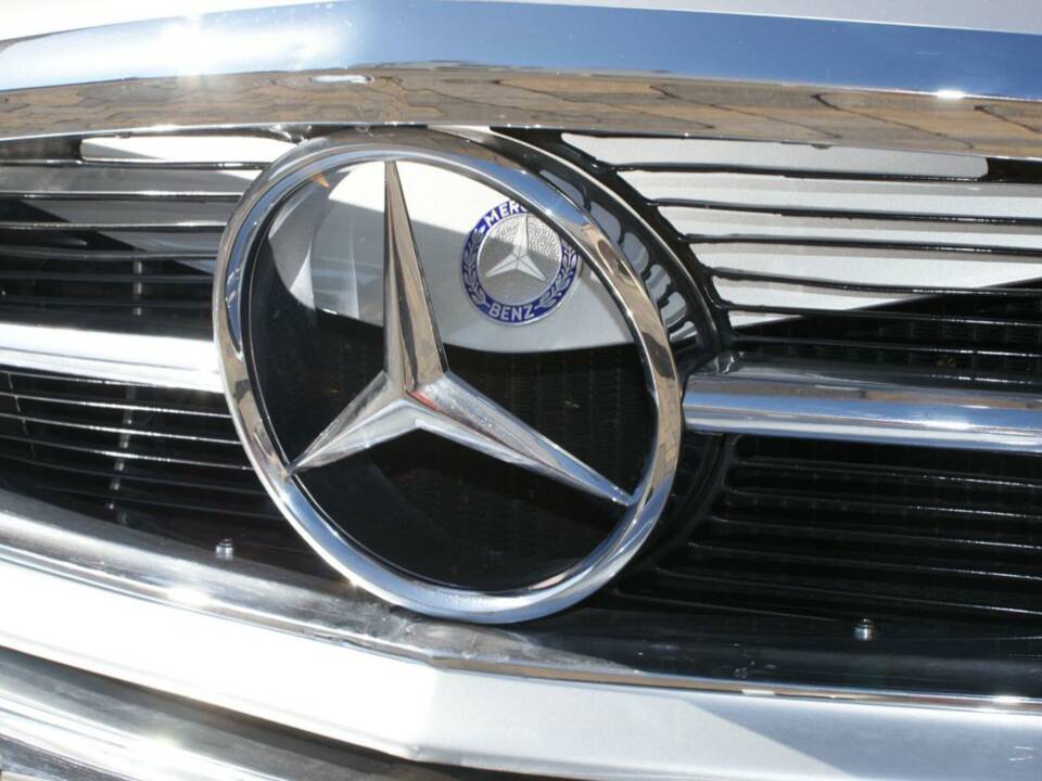Image 35/50 de Mercedes-Benz 230 SL (1967)