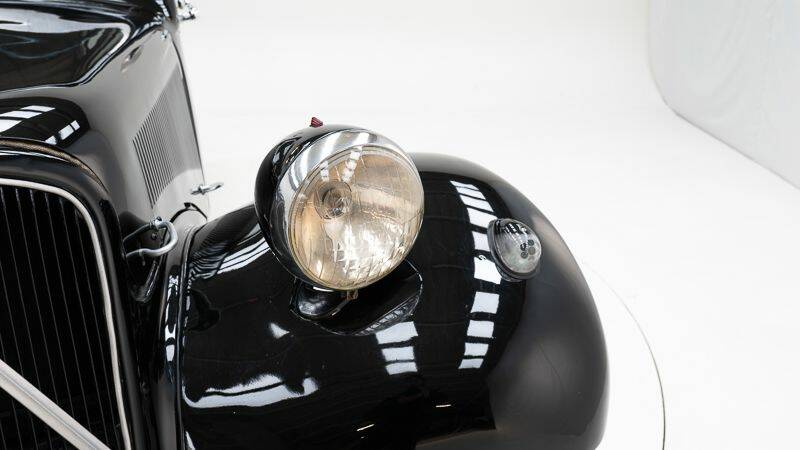 Image 11/15 de Citroën Traction Avant 11 B (1955)