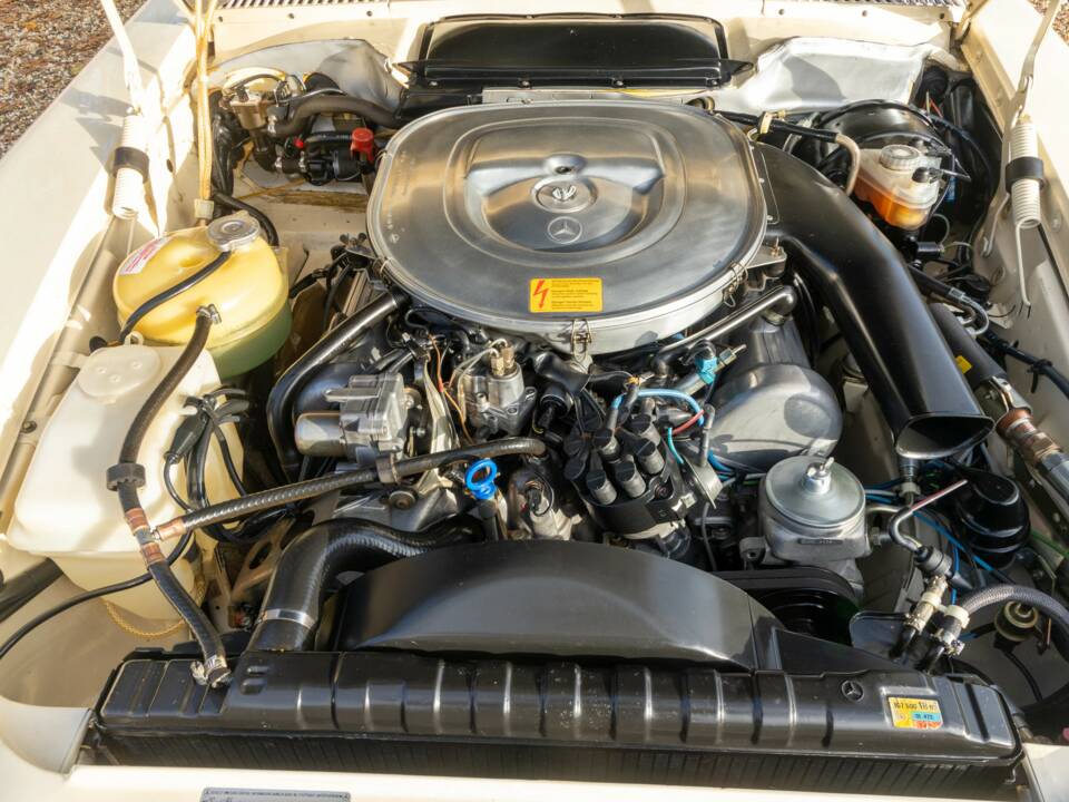 Bild 38/50 von Mercedes-Benz 380 SL (1982)