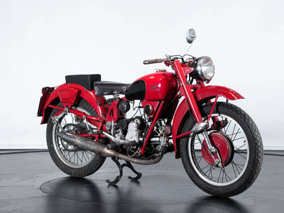 Image 6/50 de Moto Guzzi 250 SS (1950)