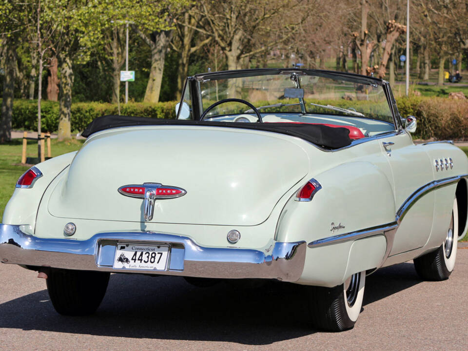 Image 3/27 of Buick Roadmaster (1949)