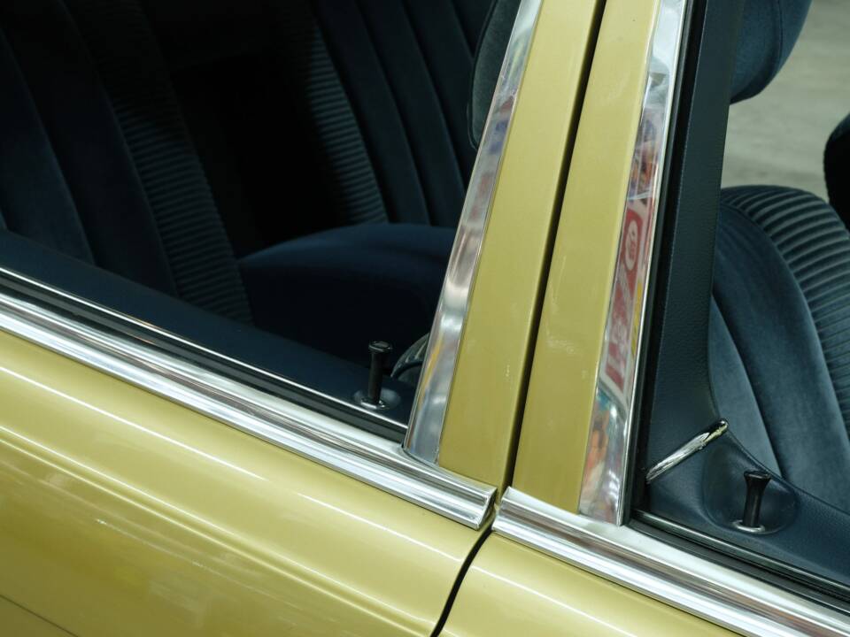 Image 50/76 of Mercedes-Benz 350 SEL (1977)