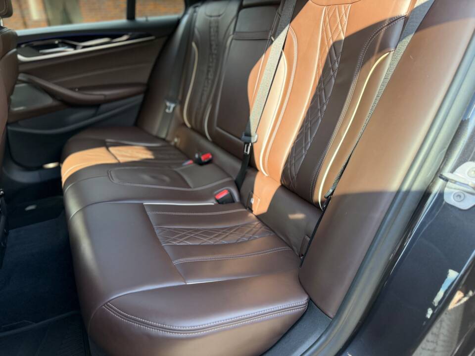 Image 20/28 of ALPINA D5 Touring (2018)