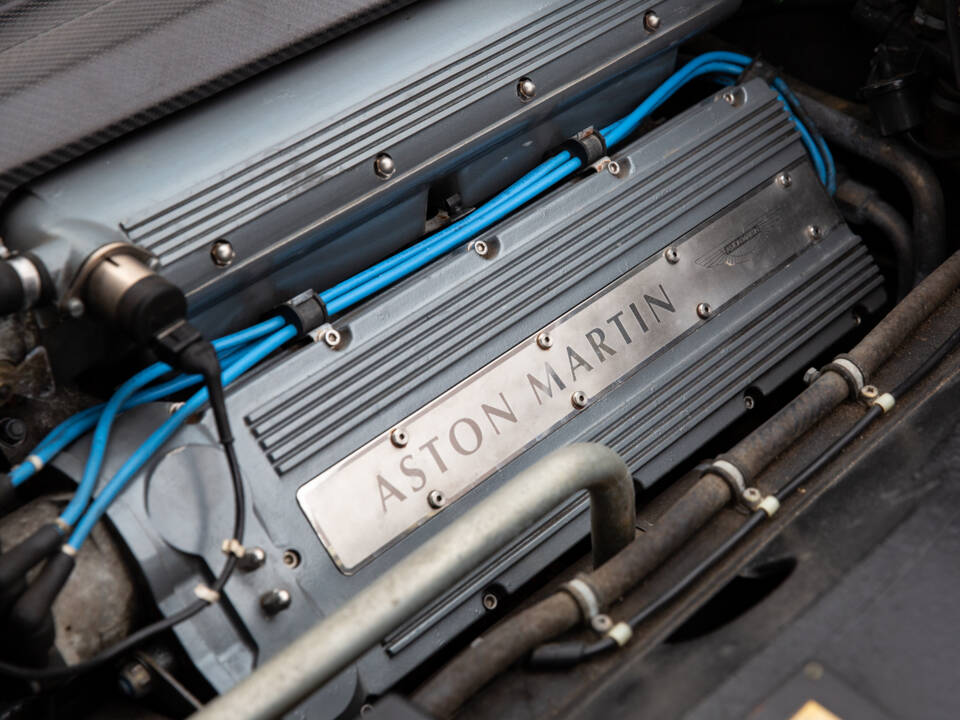 Immagine 91/99 di Aston Martin V8 Volante (1999)