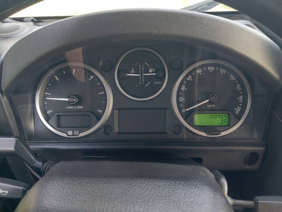 Bild 40/41 von Land Rover Defender 110 (2007)