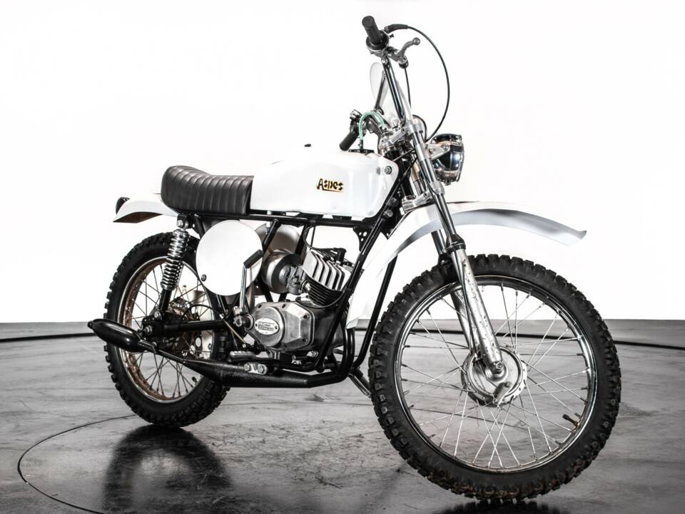 Image 5/21 of Aspes DUMMY (1974)