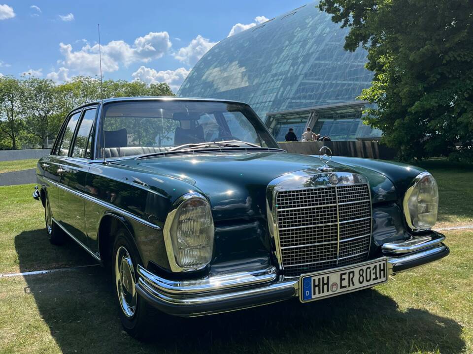 Image 2/19 of Mercedes-Benz 280 S (1968)