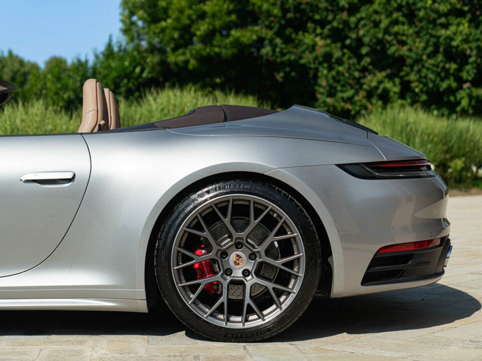 Image 27/50 of Porsche 911 Carrera 4S (2019)