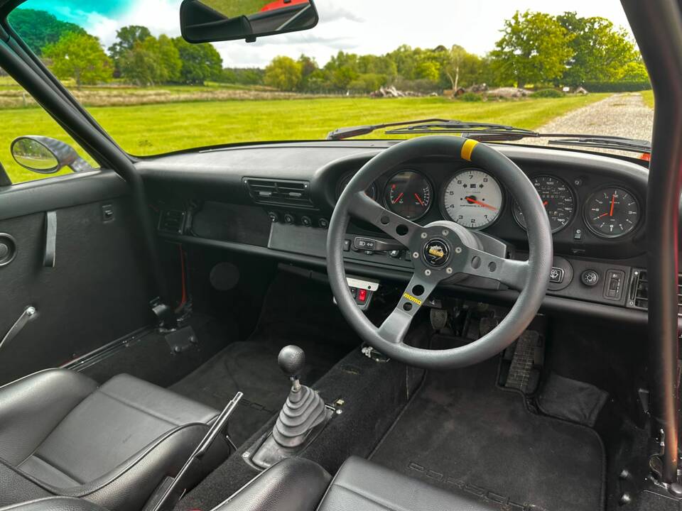 Bild 28/47 von Porsche 911 Carrera 4 (1990)