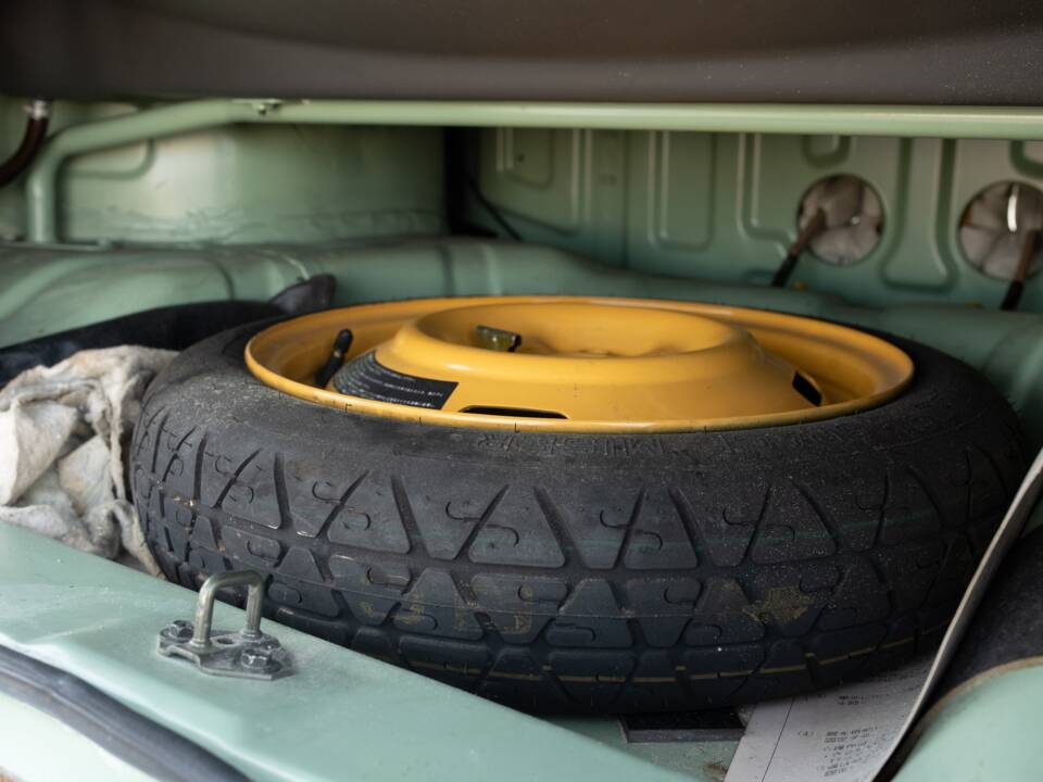 Bild 44/50 von Nissan Figaro (1991)