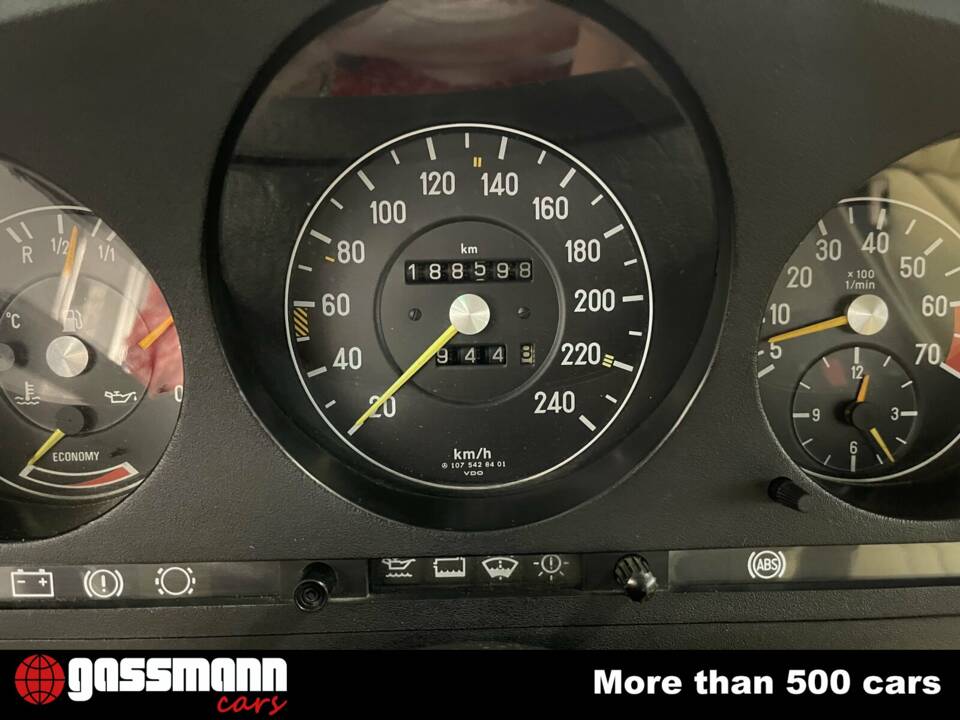Afbeelding 10/15 van Mercedes-Benz 500 SL (1987)