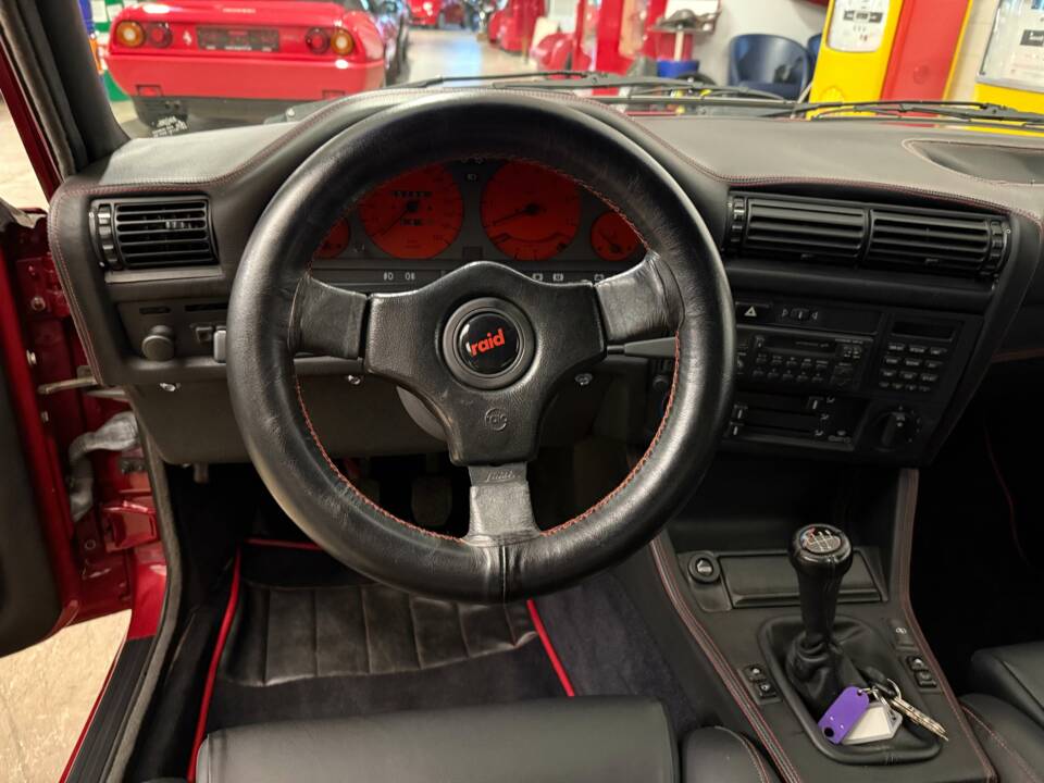 Imagen 10/19 de BMW 325i (1986)