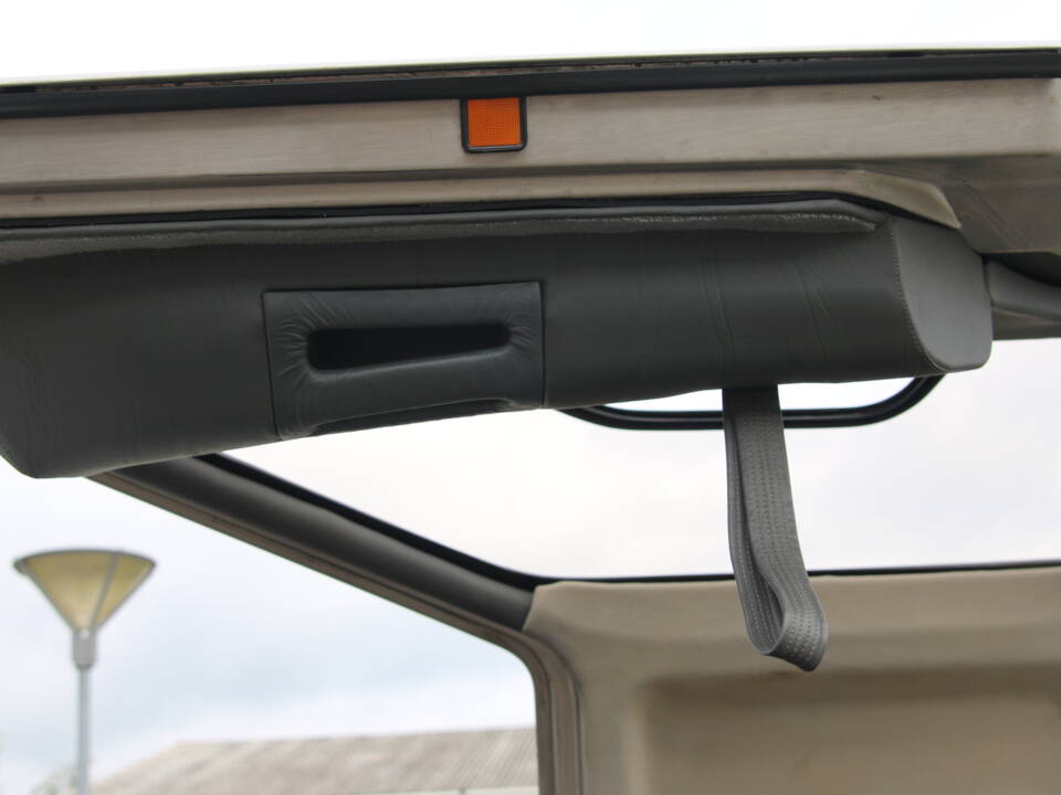 Image 68/92 of DeLorean DMC-12 (1982)