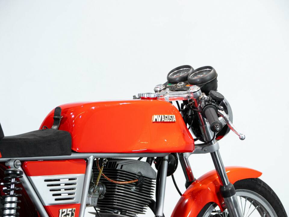 Image 24/50 of MV Agusta DUMMY (1980)