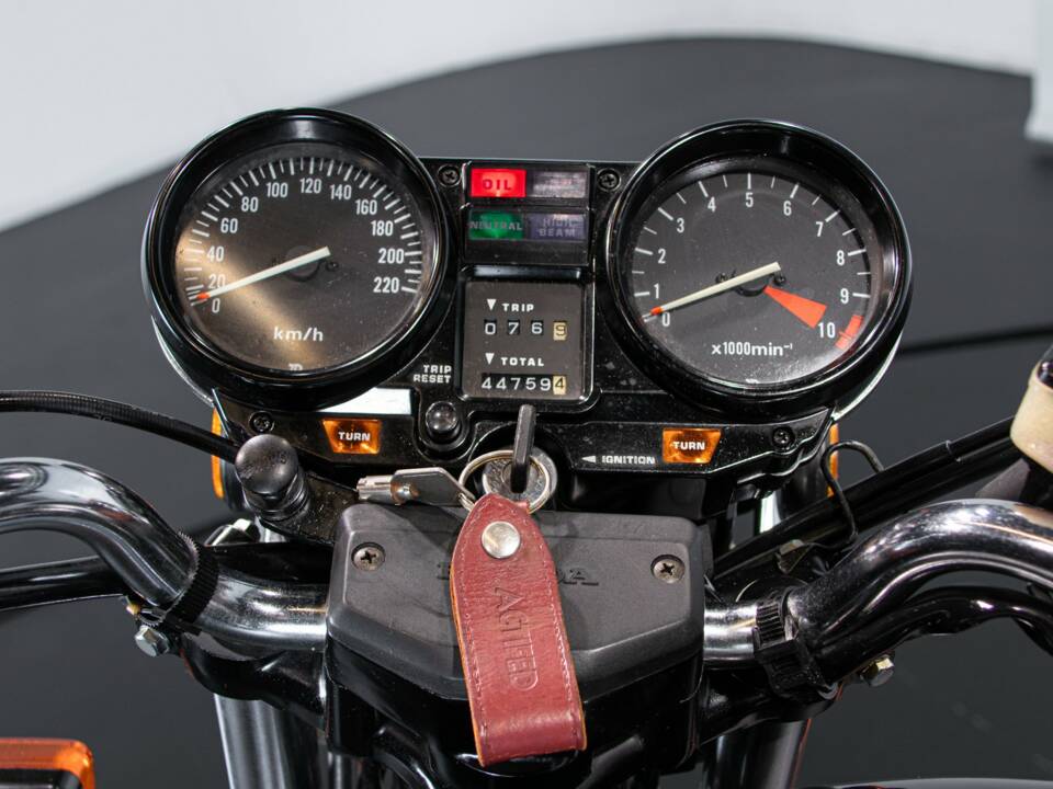 Bild 17/50 von Honda DUMMY (1981)