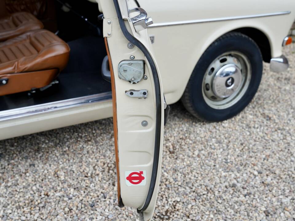 Image 48/50 of Volvo P 121 (1967)