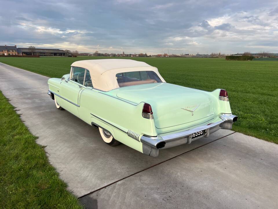Image 3/83 of Cadillac 62 Convertible (1956)