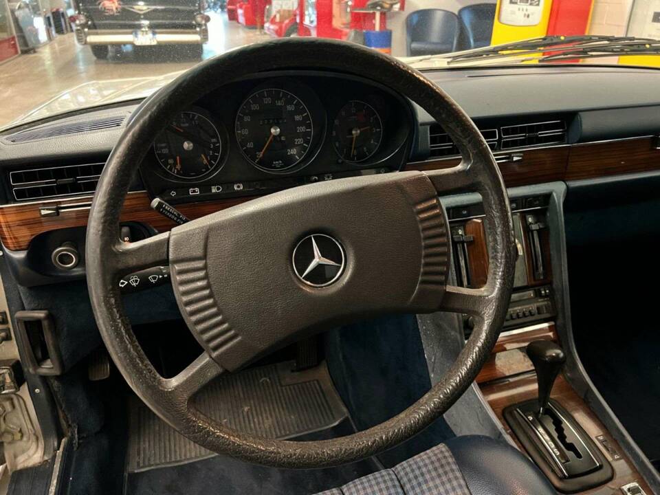 Bild 10/20 von Mercedes-Benz 280 SE (1980)