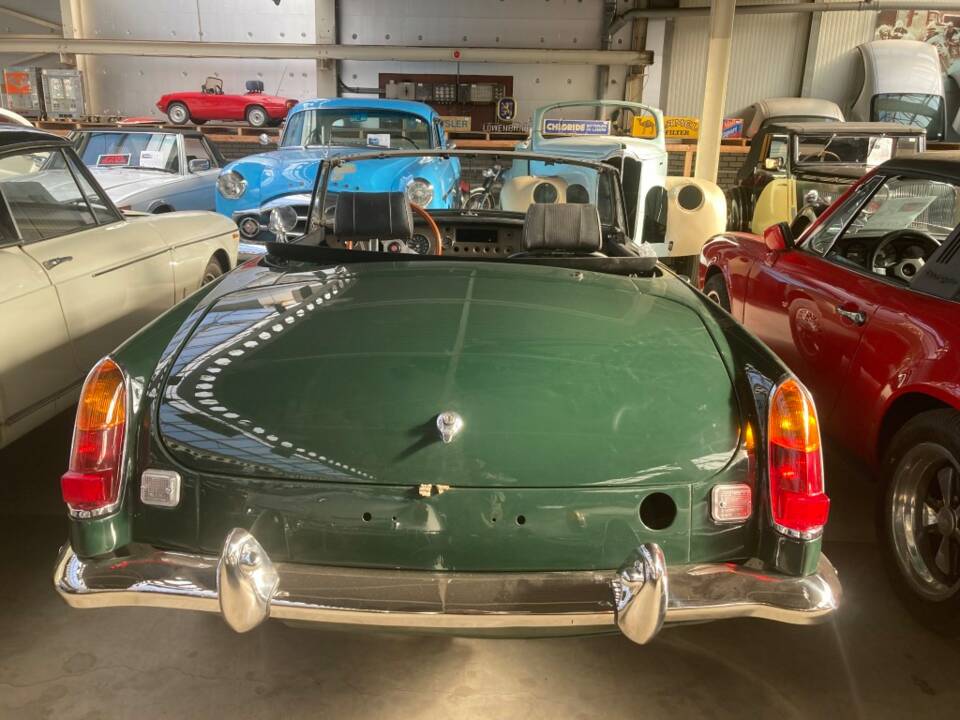 Immagine 10/14 di MG MGB (1970)