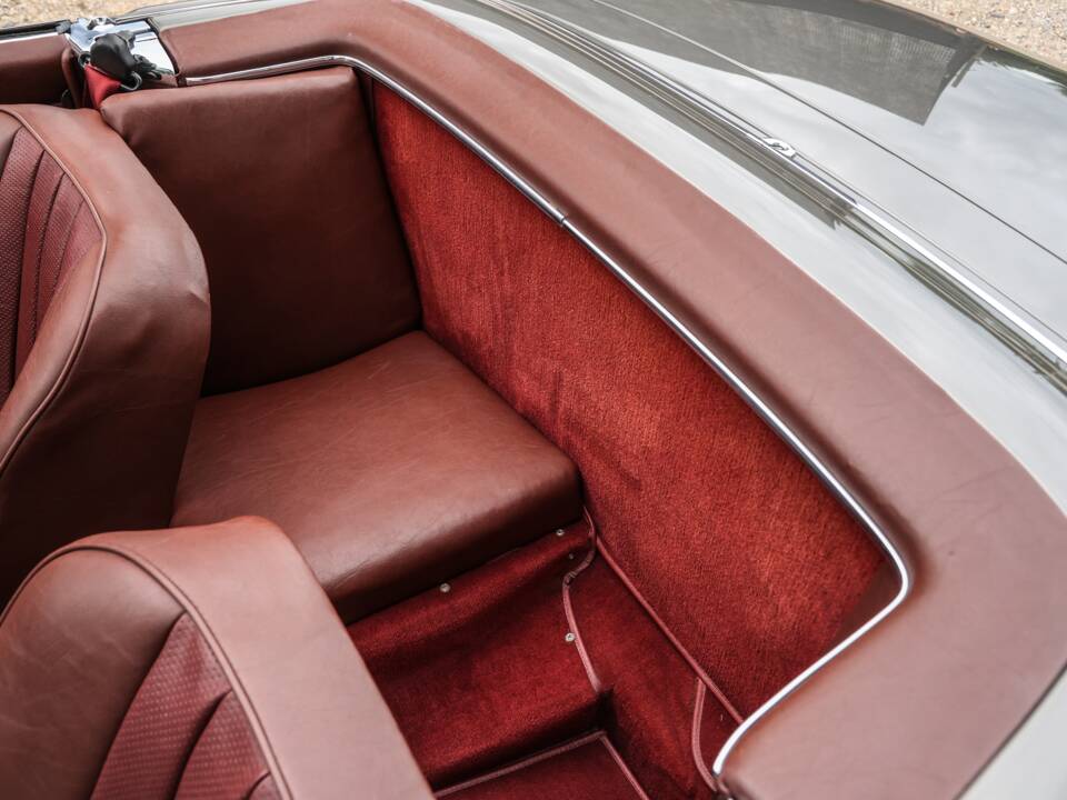 Afbeelding 15/27 van Mercedes-Benz 230 SL (1964)