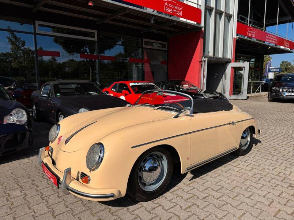 Image 3/8 of Intermeccanica Speedster (1968)