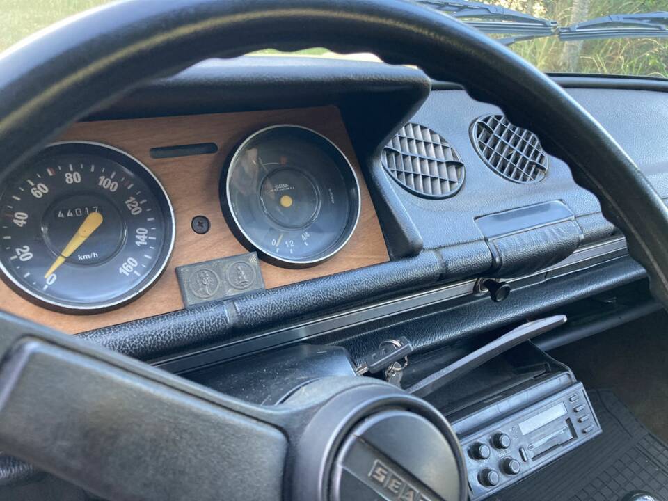 Image 7/8 of SEAT 127 (1976)