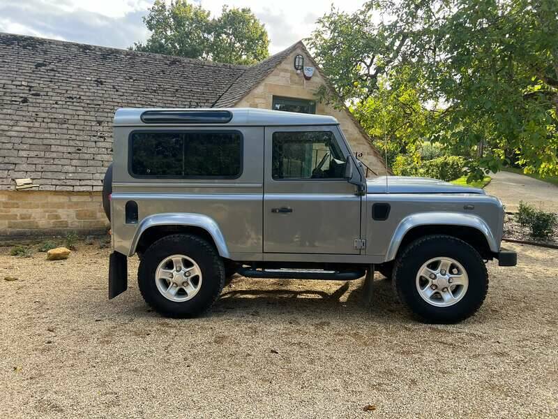 Image 9/50 of Land Rover Defender 90 (2011)