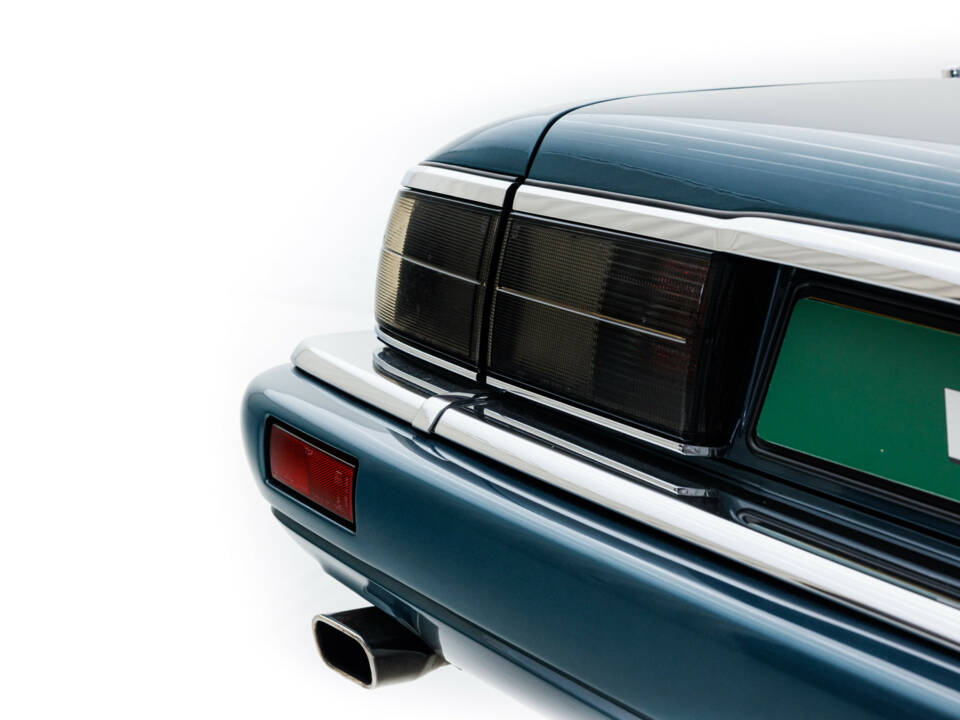 Image 29/36 of Jaguar XJS 6.0 (1994)