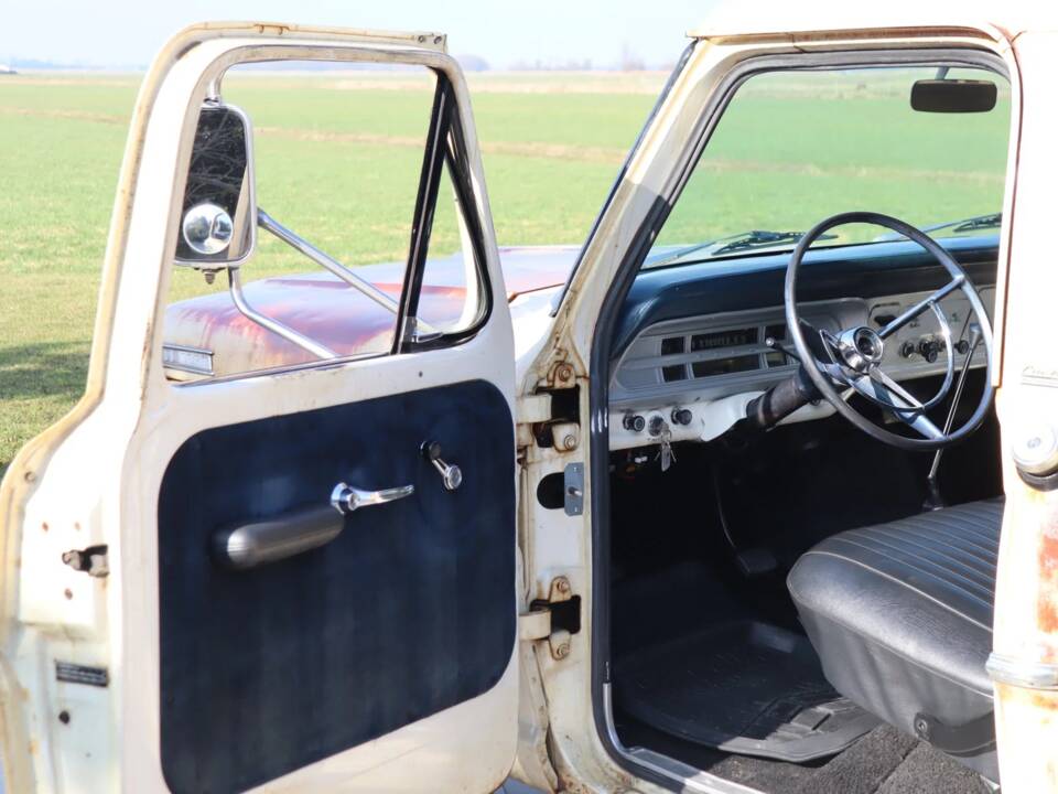 Image 24/52 of Ford F-100 (1967)