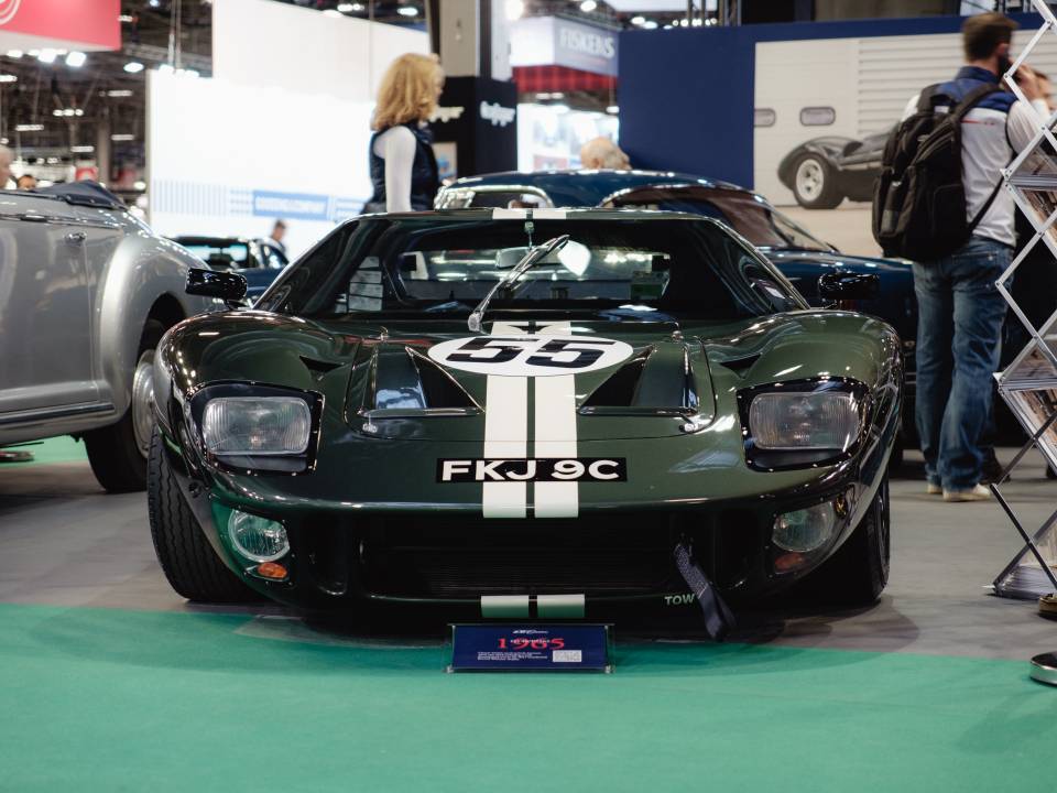 Image 20/31 of Ford GT40 (1965)