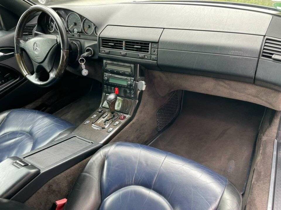Immagine 18/20 di Mercedes-Benz SL 500 (2000)