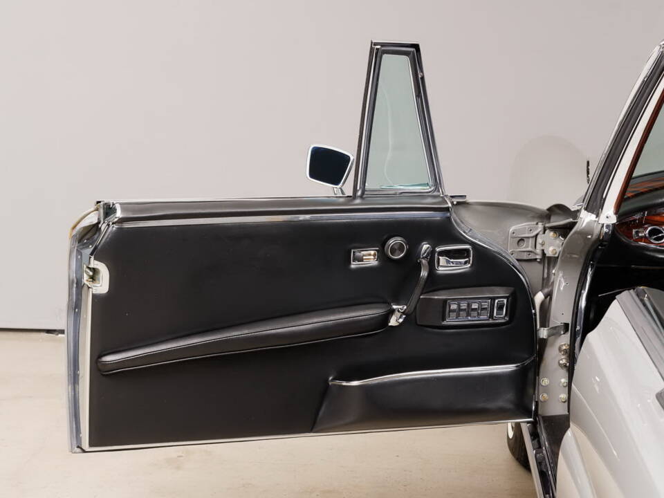 Bild 21/43 von Mercedes-Benz 250 SE (1967)