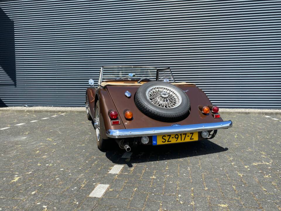 Image 3/6 of Morgan 4&#x2F;4 1600 (1979)