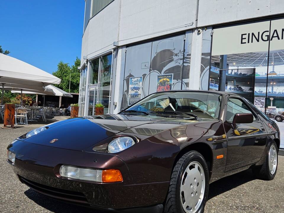 Image 4/28 of Porsche 928 S4 (1987)
