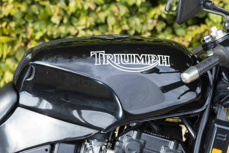 Immagine 4/40 di Triumph Speed Triple (1999)