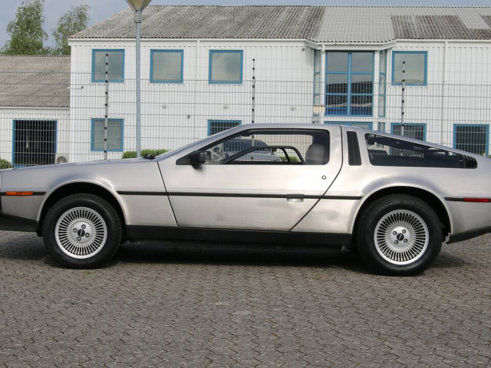 Image 2/92 of DeLorean DMC-12 (1982)