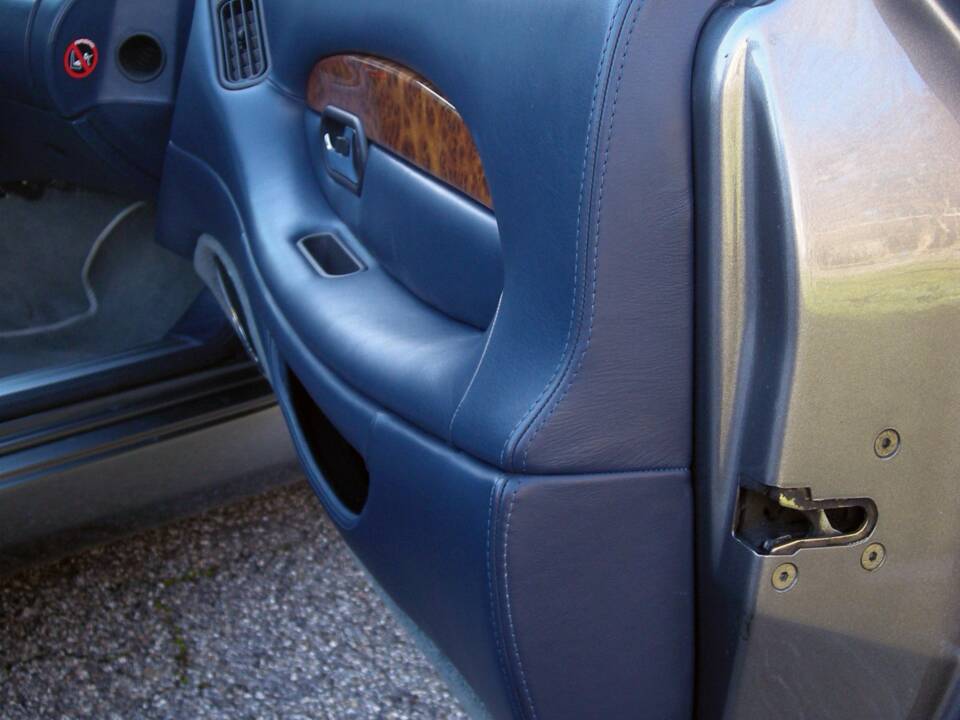 Bild 5/10 von Aston Martin DB 7 GT (2003)