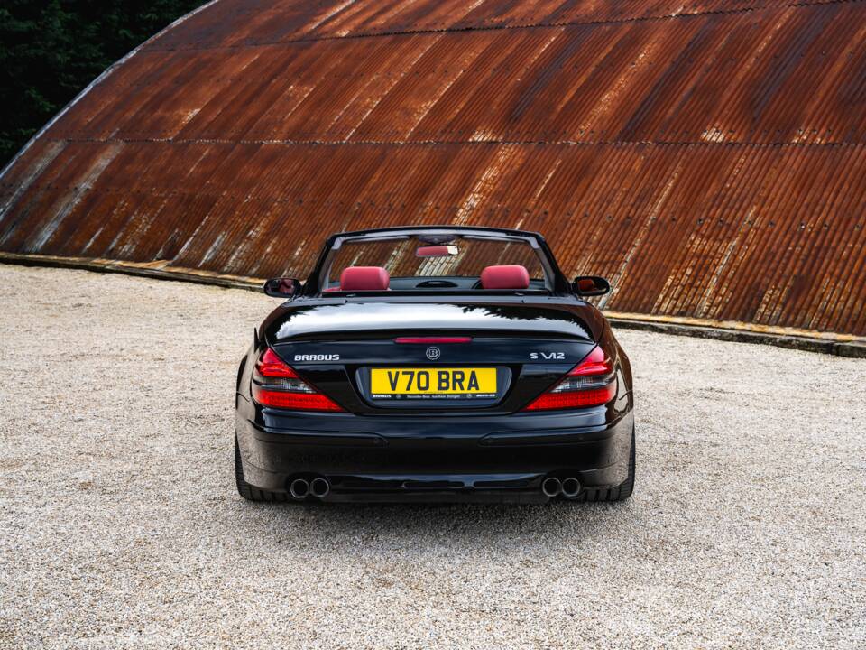 Image 4/47 of Mercedes-Benz SL 600 (2004)