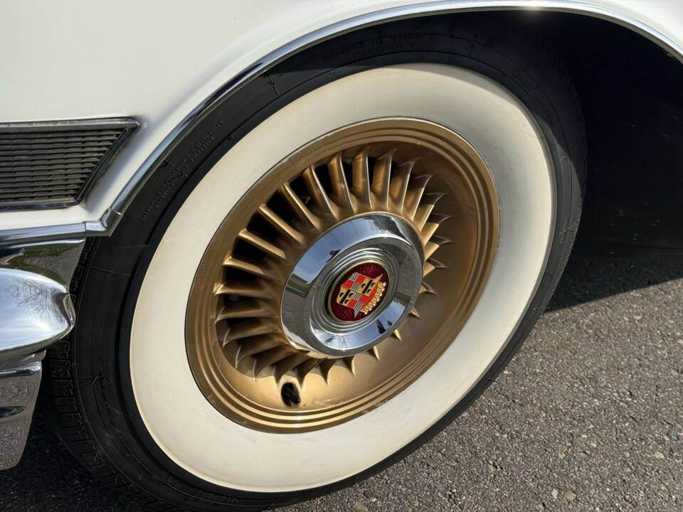 Image 10/36 of Cadillac 62 Sedan DeVille (1957)