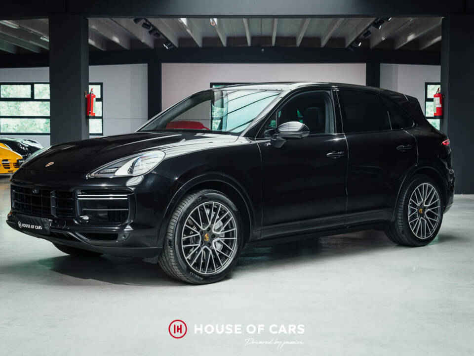 Immagine 2/24 di Porsche Cayenne Turbo (2018)