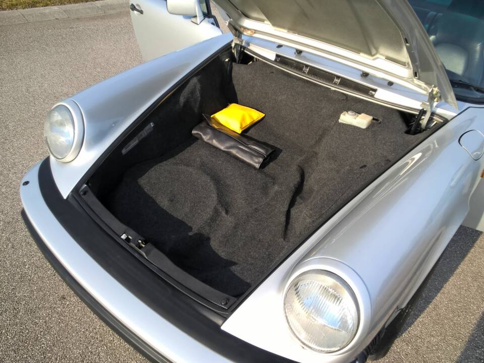 Imagen 7/24 de Porsche 911 Carrera 3.2 (1988)