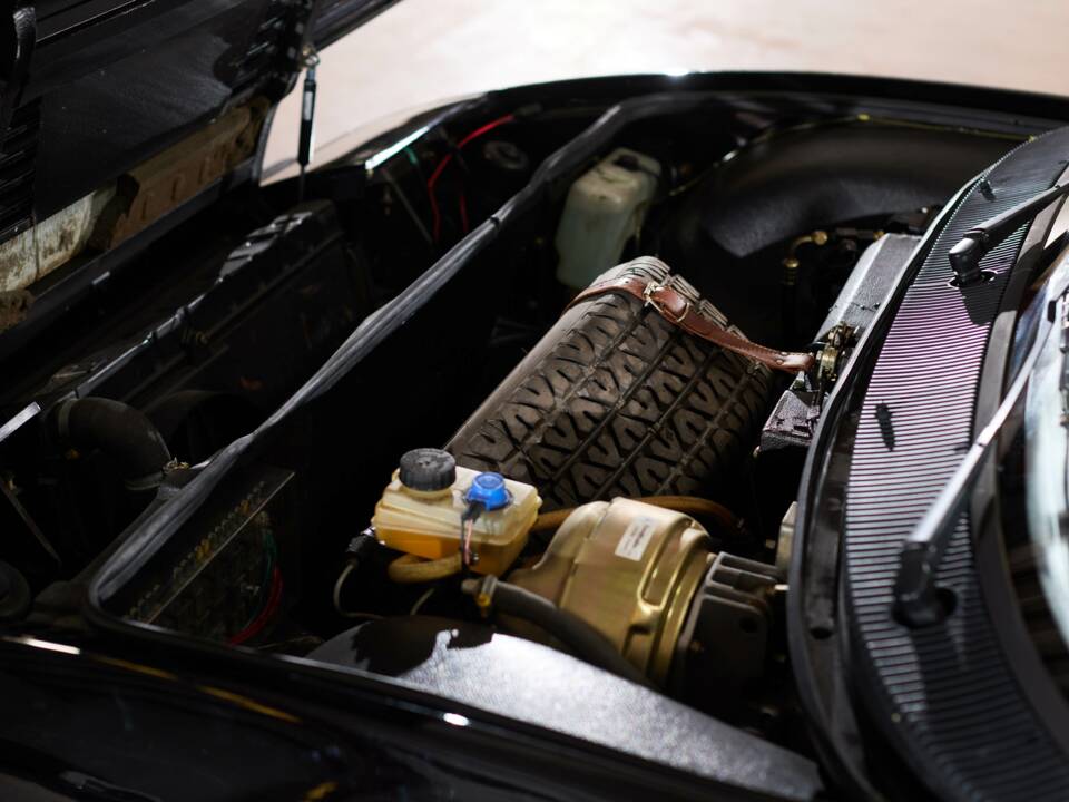 Bild 75/99 von Ferrari Mondial Quattrovalvole (1985)