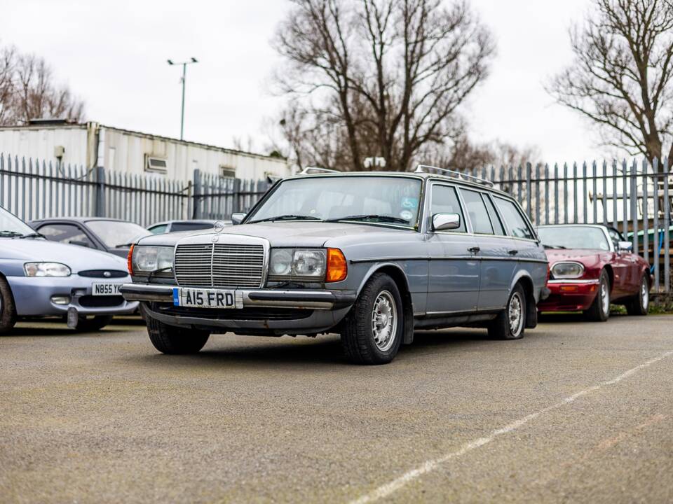 Bild 13/50 von Mercedes-Benz 280 TE (1983)