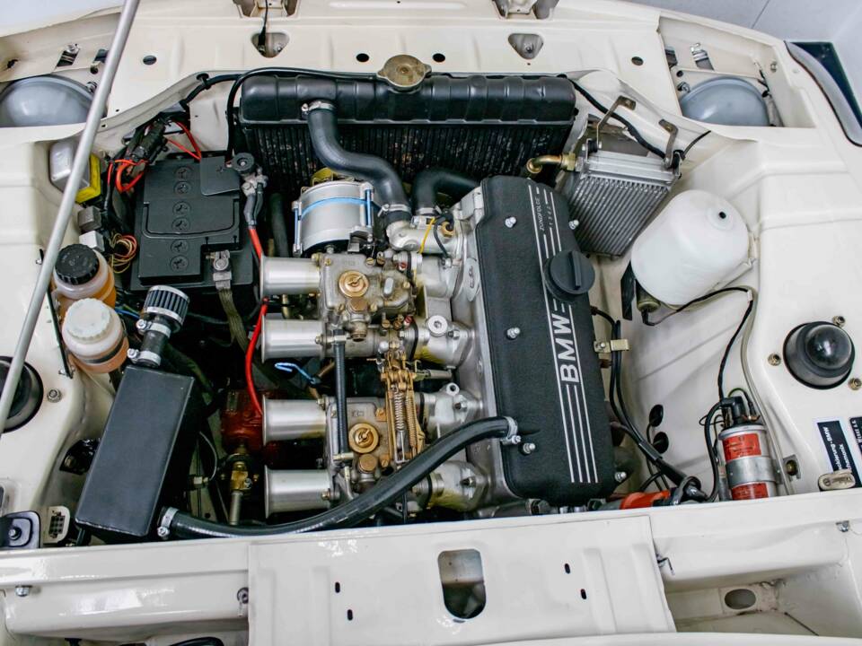 Immagine 26/32 di BMW 2002 tii (1971)