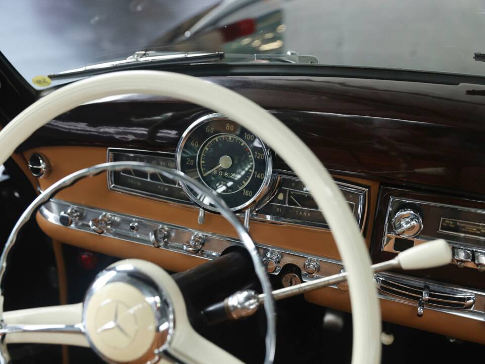 Image 34/50 of Mercedes-Benz 300 Cabriolet D (1952)