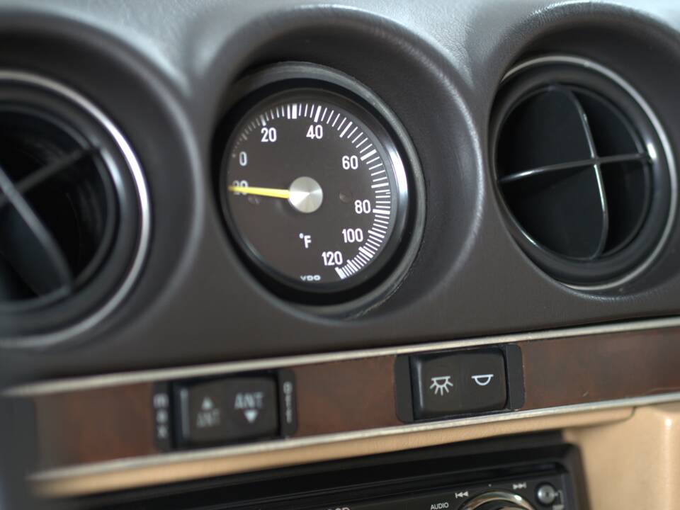 Image 38/47 de Mercedes-Benz 560 SL (1987)