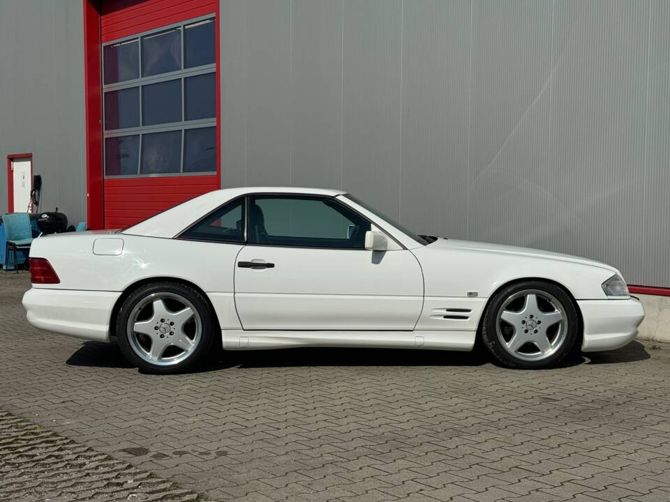 Immagine 6/21 di Mercedes-Benz SL 320 (1996)