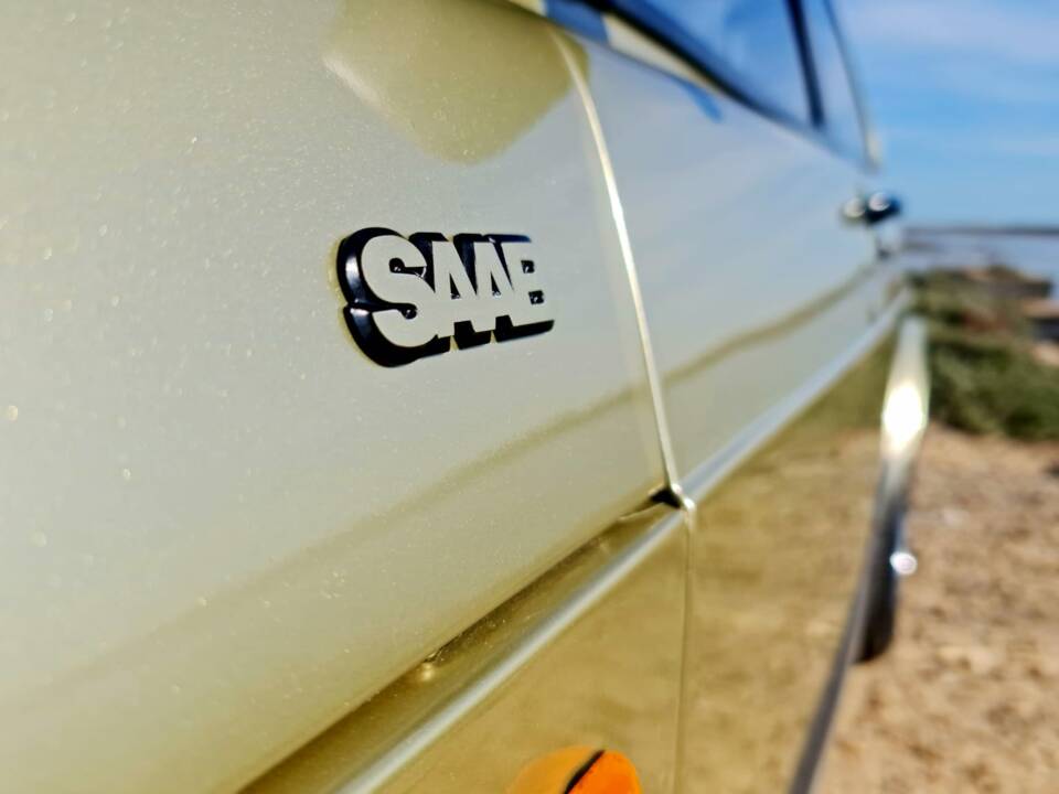 Image 18/50 of Saab 900 (1992)