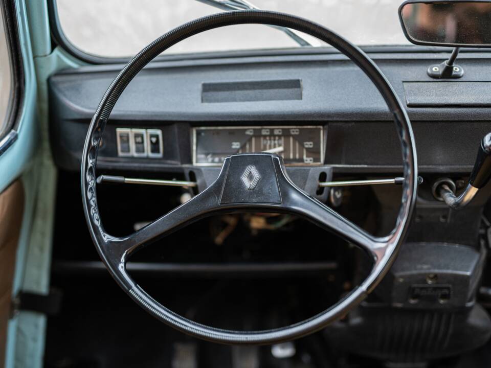 Bild 28/52 von Renault R 4 (1974)